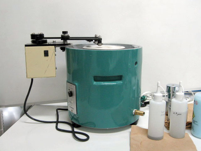 Polishing machine